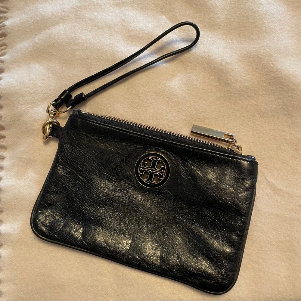 Tory Burch Cracked Leather Wristlet